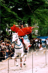 京都・賀茂御祖神社における流鏑馬神事